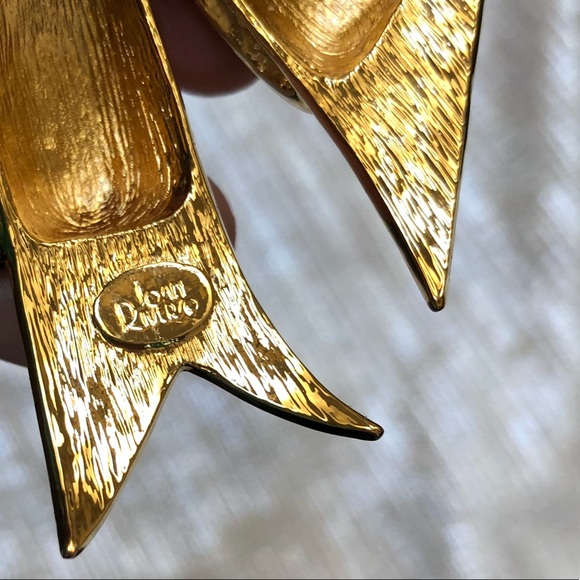 Joan Rivers Bow Brooch - Picture 6 of 6